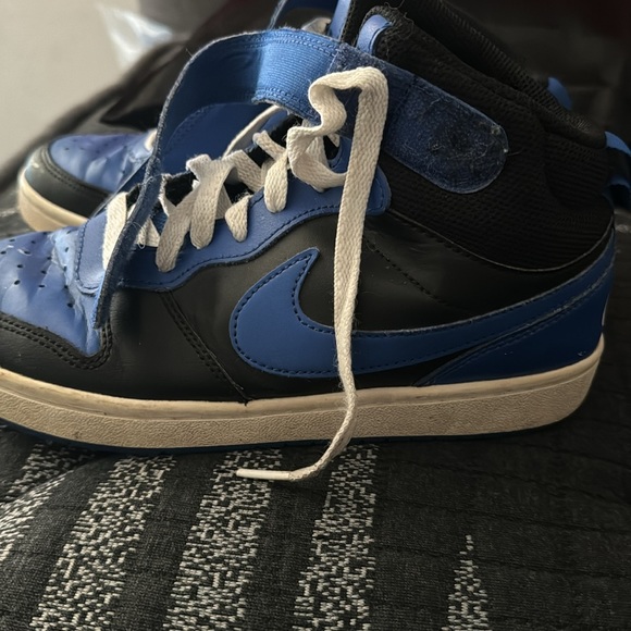 Nike Court Borough Mid 2 GS Basketball - Picture 2 of 4